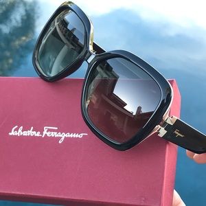 SALVATORE FERRAGAMO DESIGNER SQUARE SUNGLASSES NWT